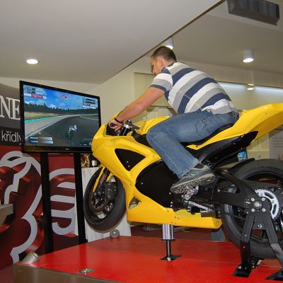 Simulátory a trenažéry