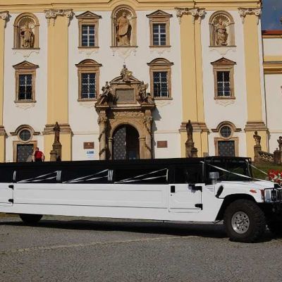 Hummer H1 limuzína