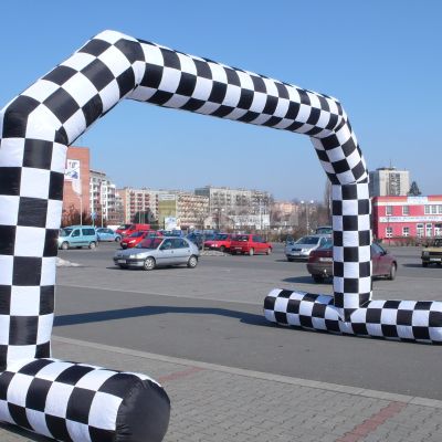 Nafukovací oblúk - šachovnicový