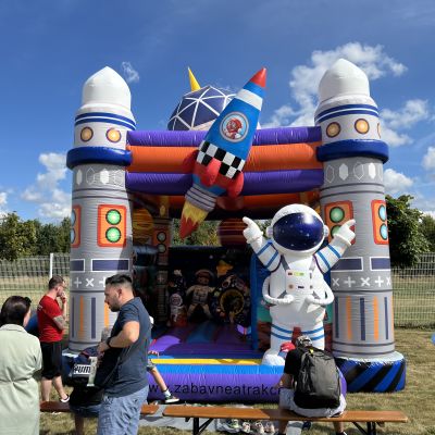 Skákací hrad kozmonaut