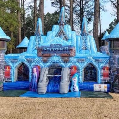 Hrad so šmykľavkou „Ľadové kráľovstvo“