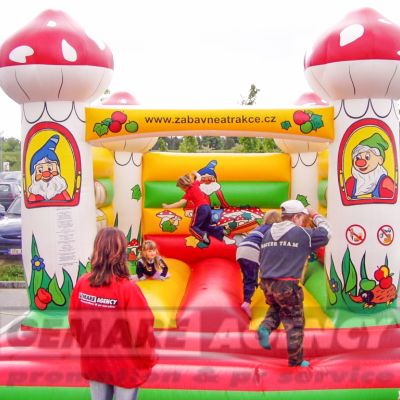 Skákací hrad Muchotrávka