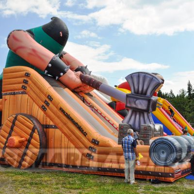 Nafukovacia šmýkačka Kat