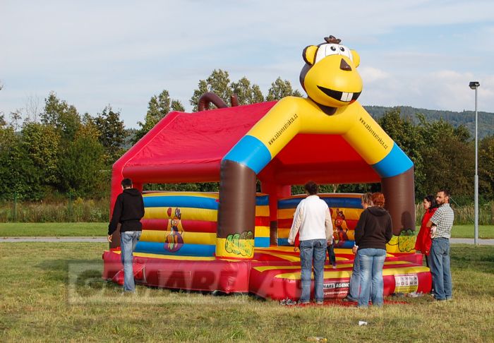 Skákací hrad Opičák