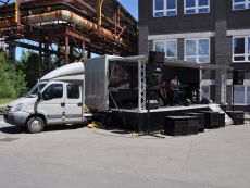 mobilne podium prenajom