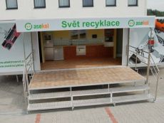 Prezentačné príves XXL s mobilným pódiom