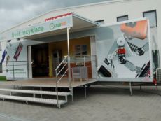 Prezentačné príves XXL s mobilným pódiom