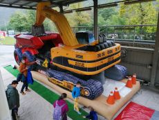 Požičovňa nafukovacia atrakcia bager