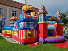 Prenájom skákacieho hradu