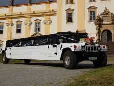 Hummer H1 limuzína