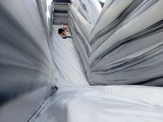 Požičovňa fafukocaví steny s obrí šmykľavkou