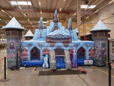 hrad so šmykľavkou Frozen