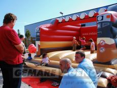 unikátny skákací hrad Hummer