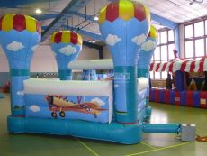 široká panuka skákacích hradov